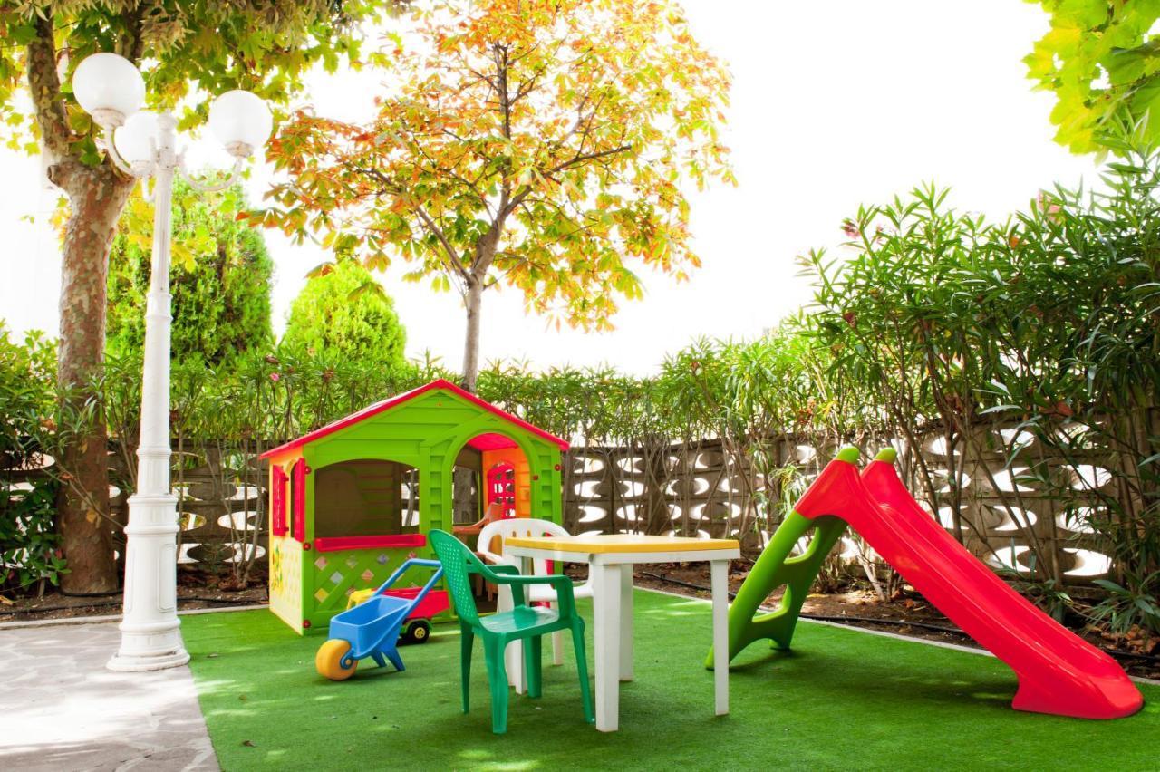 Hotel Garden B&B มาร็อตตา ภายนอก รูปภาพ