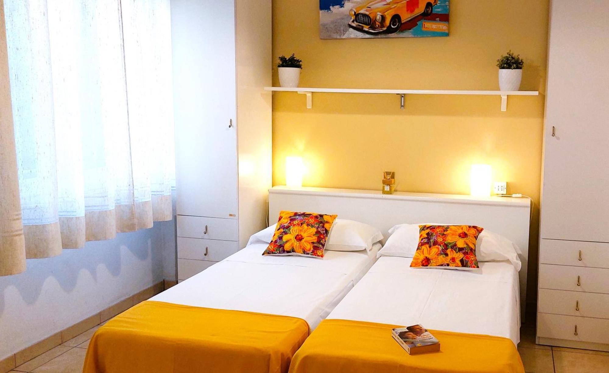 Hotel Garden B&B มาร็อตตา ภายนอก รูปภาพ